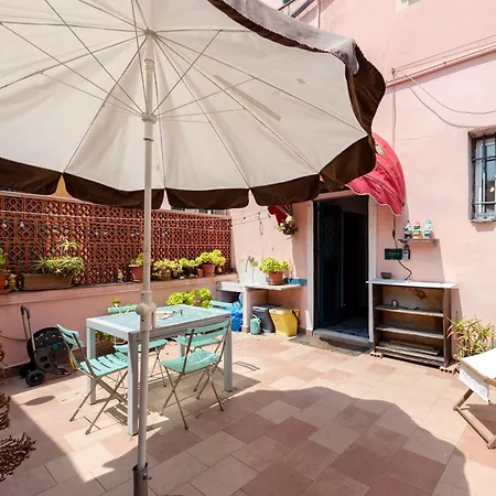 Il Bivacco Historic Terrace Flat - Happy Апартаменты Империя