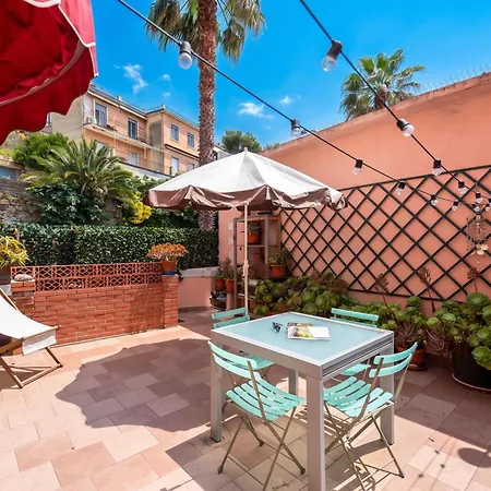 Il Bivacco Historic Terrace Flat - Happy Апартаменты Империя