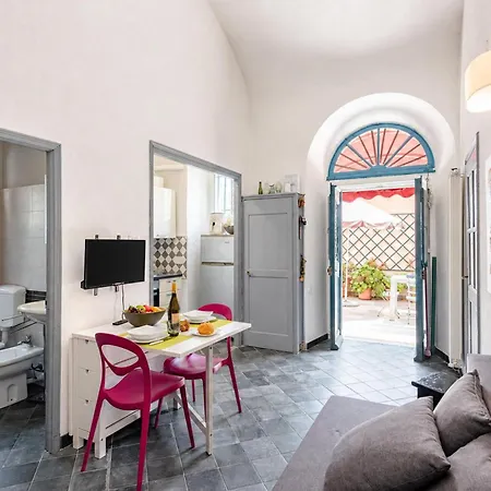 Il Bivacco Historic Terrace Flat - Happy Империя