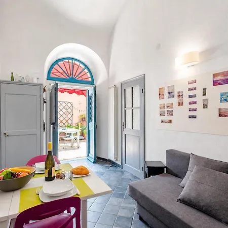 Апартаменты Il Bivacco Historic Terrace Flat - Happy *